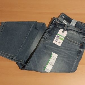 Straight leg Mid Rise Relaxed Fit jeans